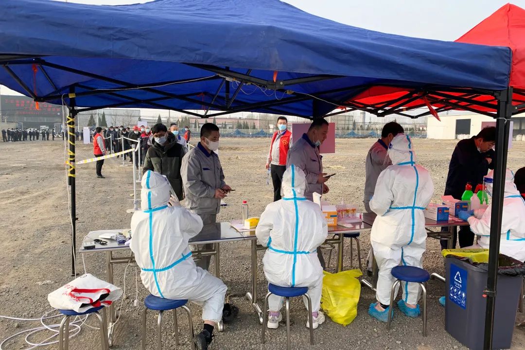 同心同力齊抗疫-鍍鋁鋅鋼板代理廠家宏鑫源全員核酸檢測有序進(jìn)行鍍鋁鋅鋼板、鍍鋁鋅鋼板廠家、鍍鋁鋅鋼板價格(圖2)