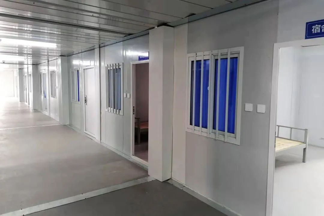 疫情就是命令，鍍鋁鋅鋼板銷售廠家宏鑫源緊急馳援多地方艙醫(yī)院建設(shè)(圖3)
