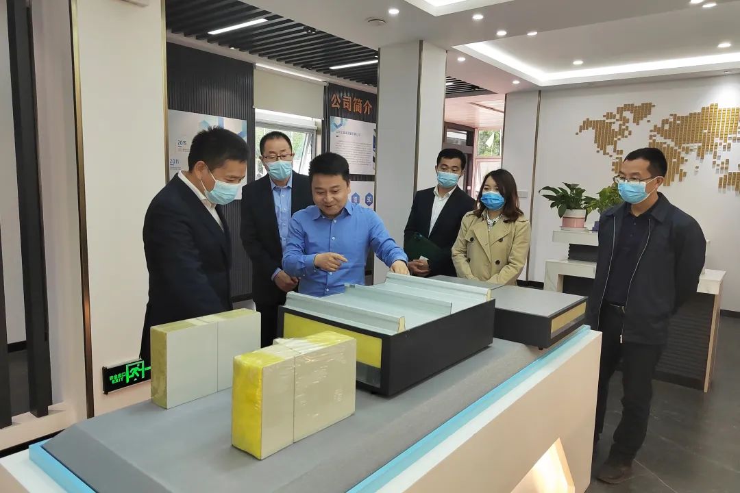 重慶市永川區(qū)委常委、副區(qū)長宋文到訪天津新宇代理廠家宏鑫源重慶金諾公司調(diào)研工作(圖3)